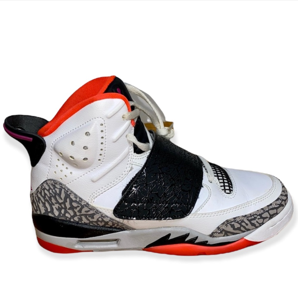 JORDANS Youth 4.5 / Womens 6.5